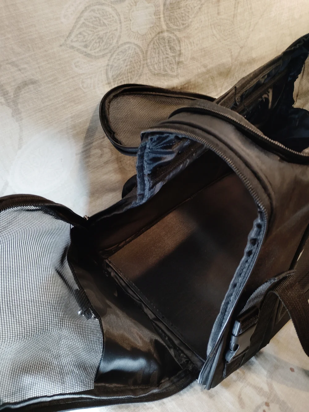 Black Pet Carrier /Travel Bag - Unbranded